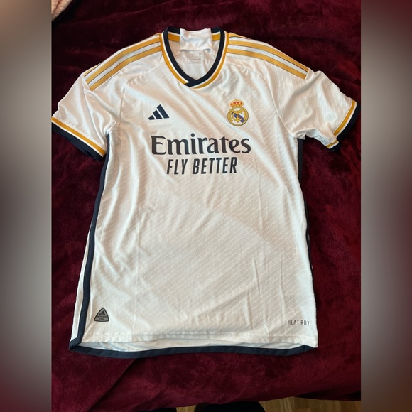 Real Madrid 23/24 Home Jersey - Picture 1 of 3